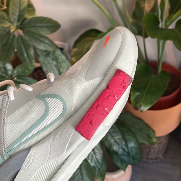 *SOLD* Nike Fontanka Edge Sneaker (Stone Khaki) - Picture 5 of 9